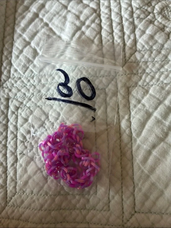 Small Pack of Pink and Purple Elastic Loom Bands