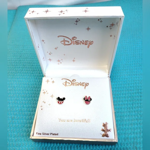 NEW Disney Minnie Mouse Girls Fine Silver Plated Brass Stud Earrings