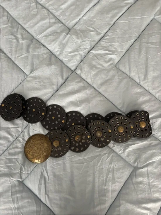 Vintage-Inspired Circular Metal Belt with Decorative Medallions - Black & Gold
