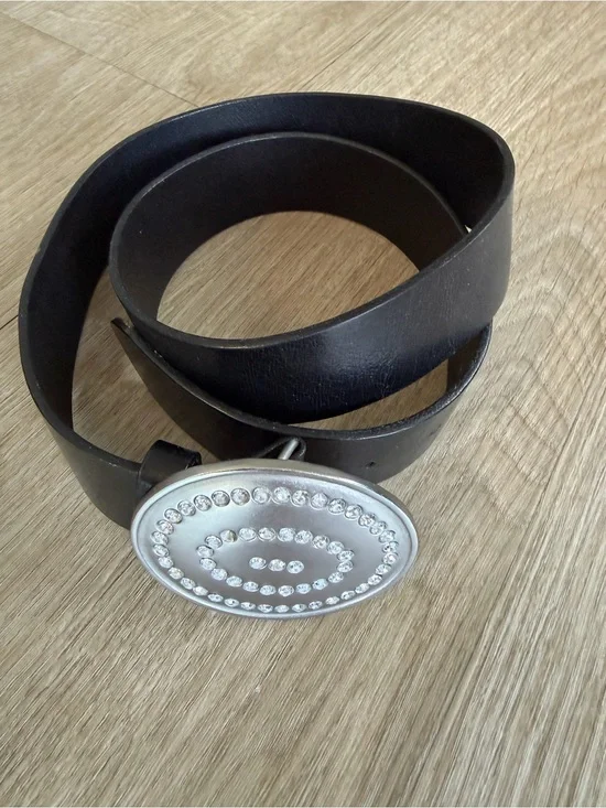Black Women's Leather Belt with Round Rhinestone Buckle