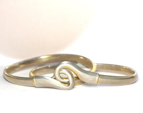 Vintage Hobe Signed Metal Stretch Belt Silver Gold Tone Hook Clasp 26