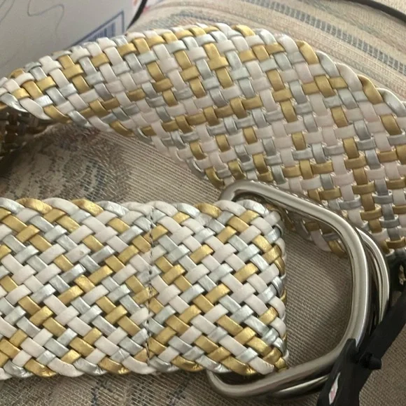 FINAL MARKDOWN Ladies woven metallic belt