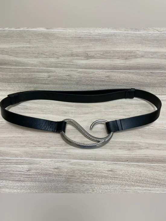 CHICO'S / Black Leather Silver Buckle Adjustable Belt