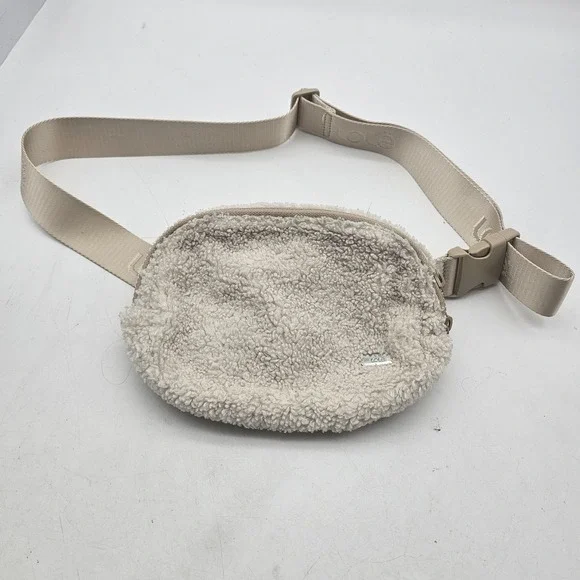 Lole Belt Bag Womens Small Beige Faux Fur Fleece Fanny Pack Zip Adjustable Strap