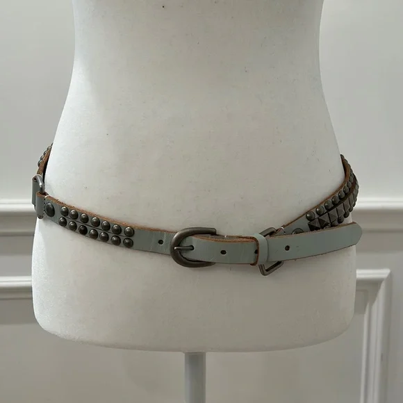 Teal embellished belt with grommets size medium‎