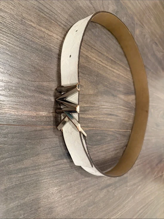 Michael kors white belt size small 8:3