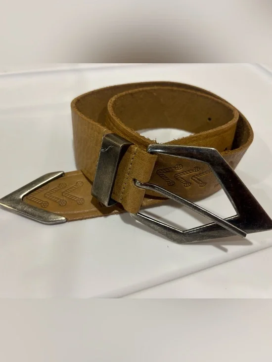 Free People Free People Stamped Arrow Boho Leather Belt 🌵