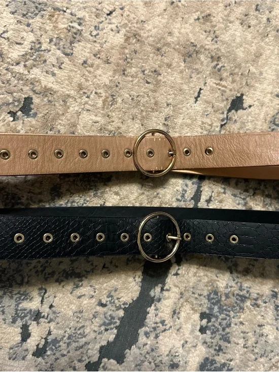 Set of round buckle belts