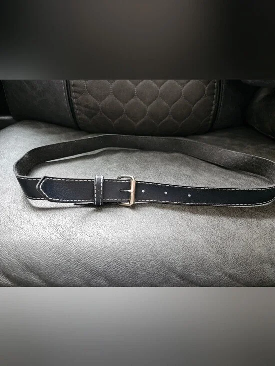 Vintage 80s/90s Navy Blue Contrast Stitch Belt Silver Buckle Minimalist