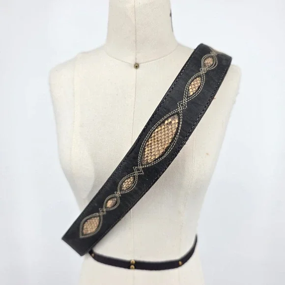 Vintage Western Black Leather Snakeskin Inlay Belt Made in USA Size 28 GL53772