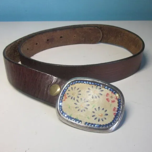 Rustic Leather Belt & Silver Metal Floral Buckle Size 32