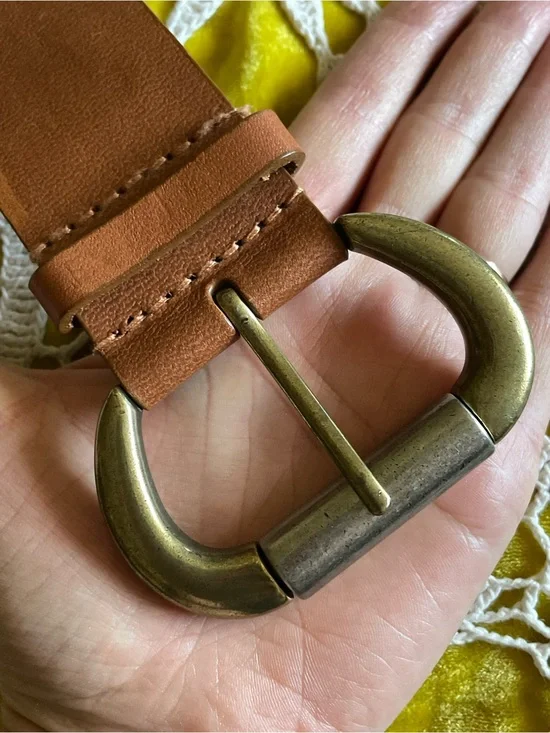 Vintage brown leather belt