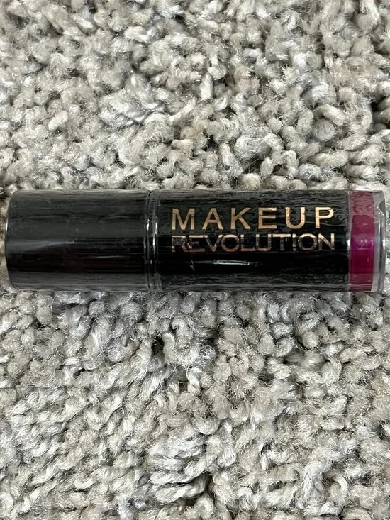 Makeup Revolution Lipstick Rebel With Cause