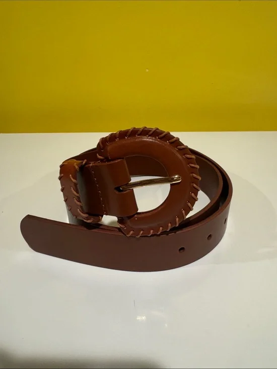 NWT Loft buckle stitch leather belt.