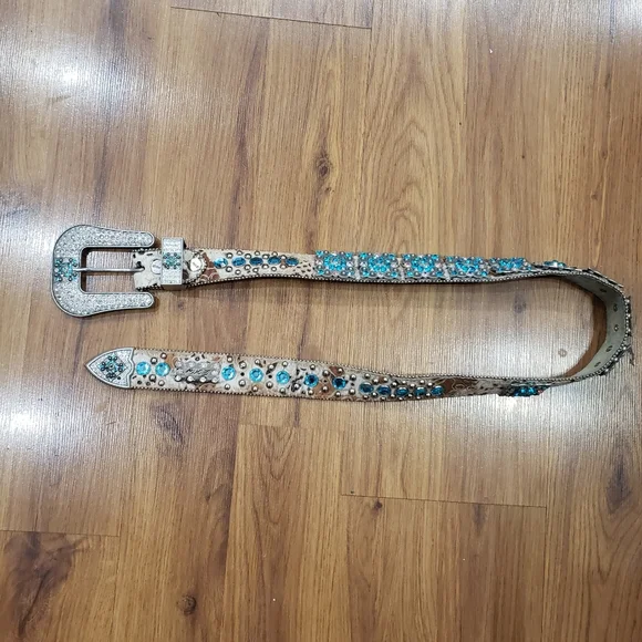 Turquoise Bling Embellished Western Cowhide Women’s Belt! Medium