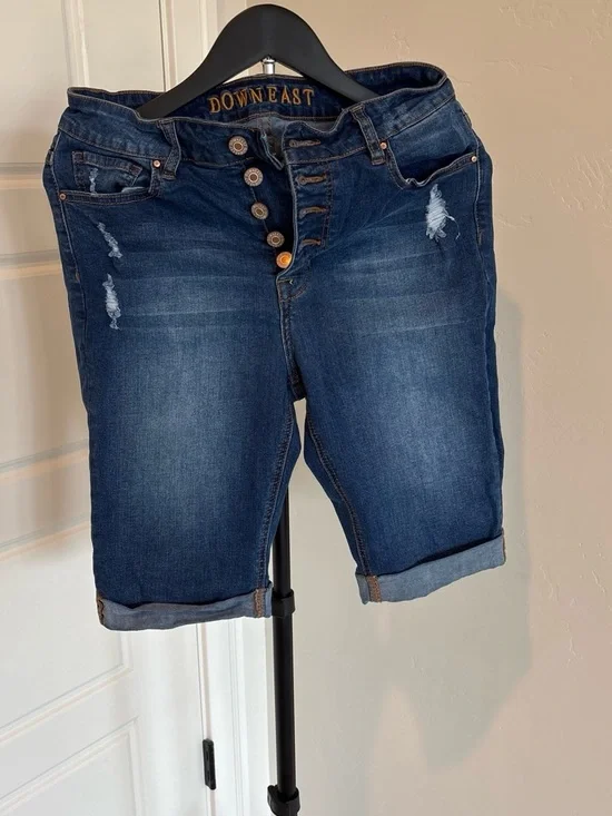 DownEast Size 10 Distressed Denim Bermuda Shorts Button Fly Stretch Jorts