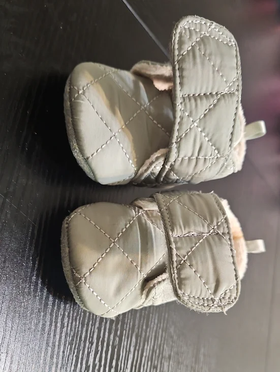 H&M Quilted Baby Mittens - Light Olive Green