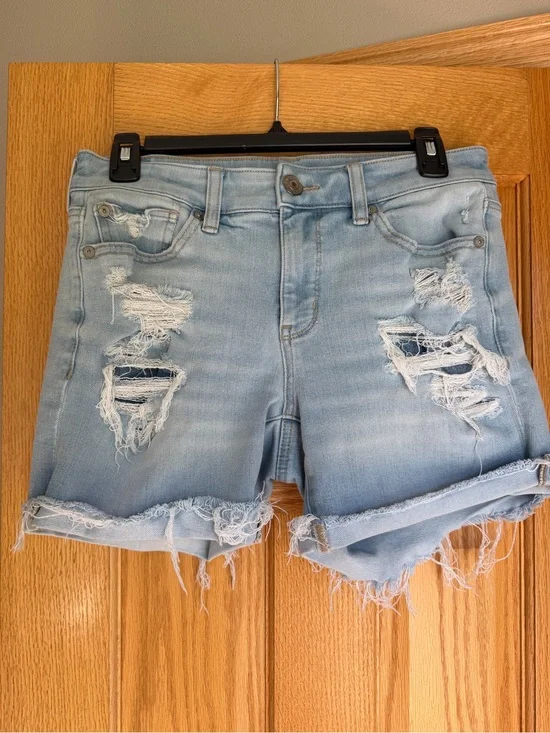American Eagle The Dream Short Midi Distressed Jean Shorts Light Wash Size 8