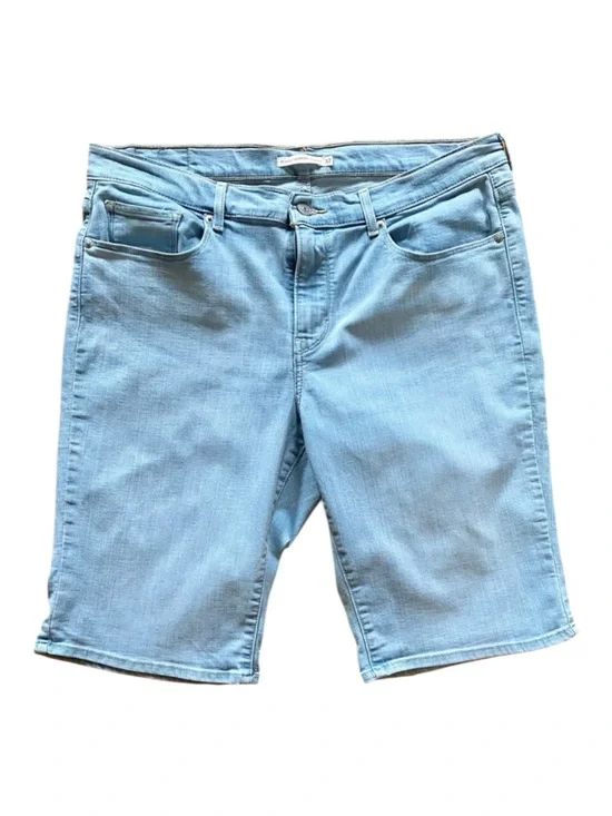 Levi’s Classic Denim Bermuda Shorts in a Light Wash | 32
