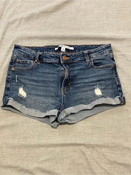 Celebrity Pink The Honey Factory Destructed Denim Shorts Cuffed Size 9/29