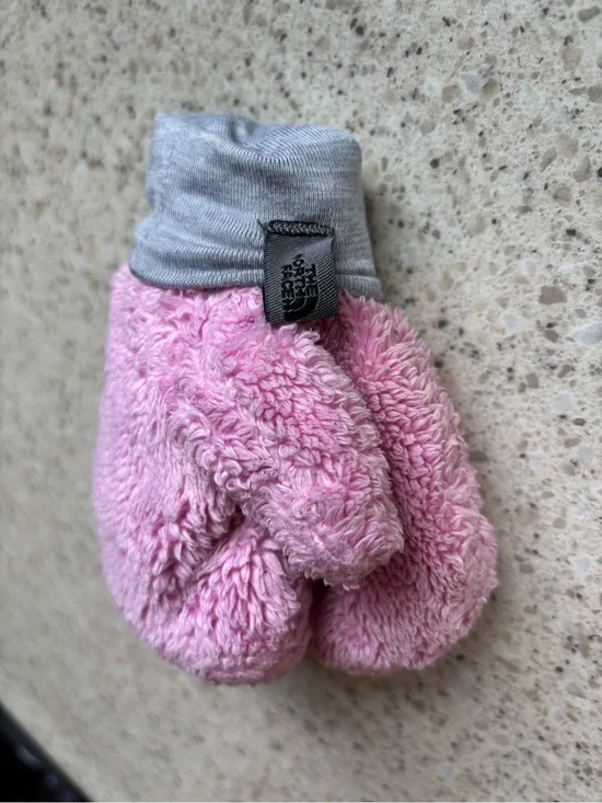 The North Face Kids Pink Warm & Cozy Mittens W/ Gray Cuffs little kid 2t