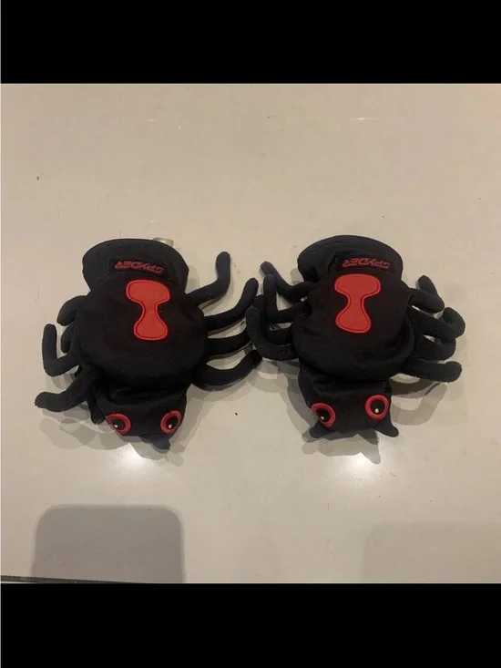 Spyder Kids Black and Red Spider Ski Mittens Plush Novelty Pair