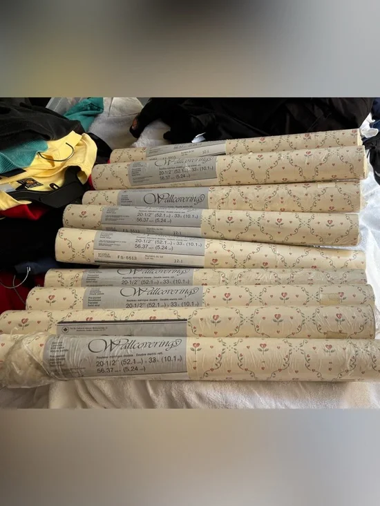 Wallcoverings red hearts wallpaper 8 rolls two the plastic opened