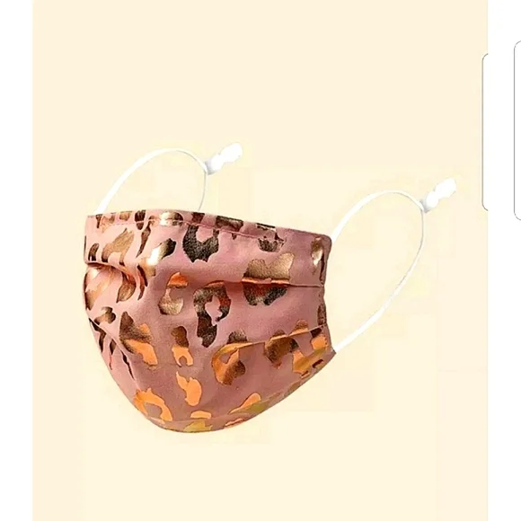 CLEARANCE 💖Beautiful Leopard Print Face Mask