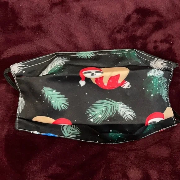 6/$20 New sloth Christmas face mask