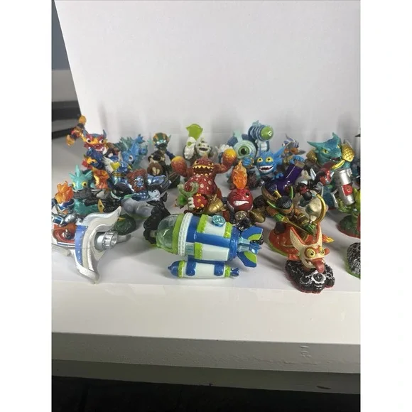 31 Miscellaneous SKYLANDERS, SWAPFORCE,GIANTS,SURPERCHARGED,ETC.