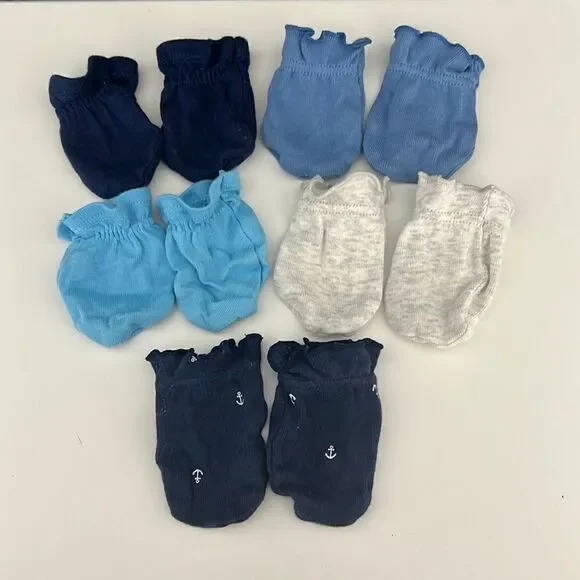 5 Pairs of Newborn mittens