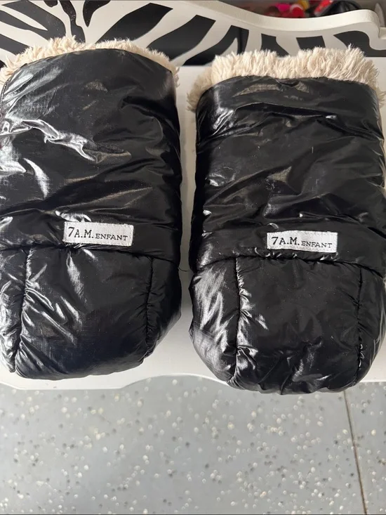 7 A.M. ENFANT Kids Black Cozy Faux-Fur Lined Hand Muff