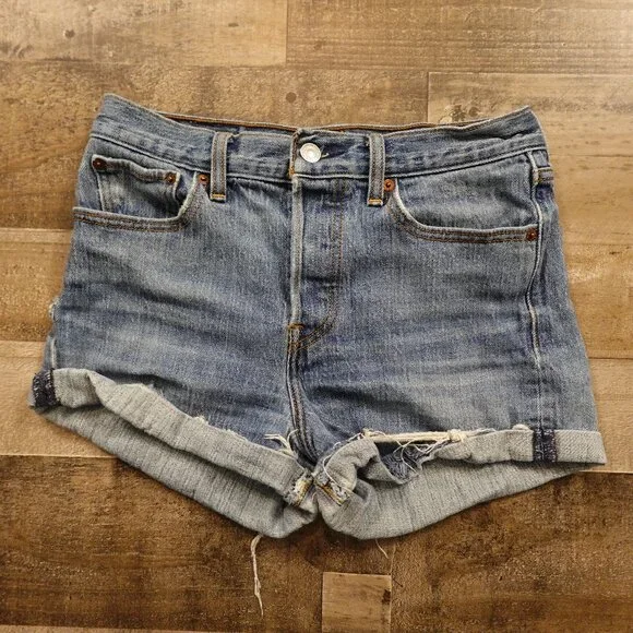 Levi’s 501 Denim Shorts Women’s 28‎ Light Wash Cutoff Vintage White Oak Cone