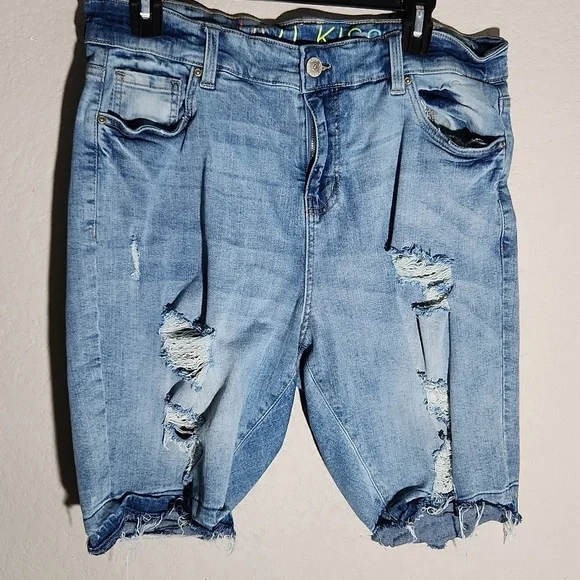 Hot Kiss Shorts Womens Size 16 Denim Long Holes Dstressed Destroyed Y2K