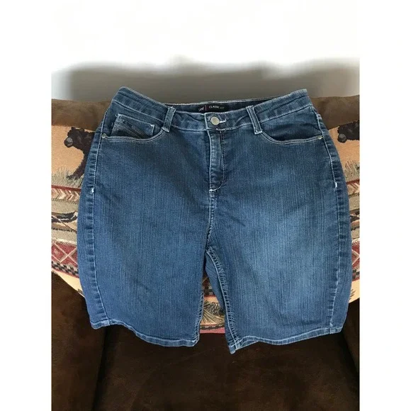 Lee Classic Fit Denim Bermuda Shorts Womens‎ Medium Wash Blue Pockets 30W