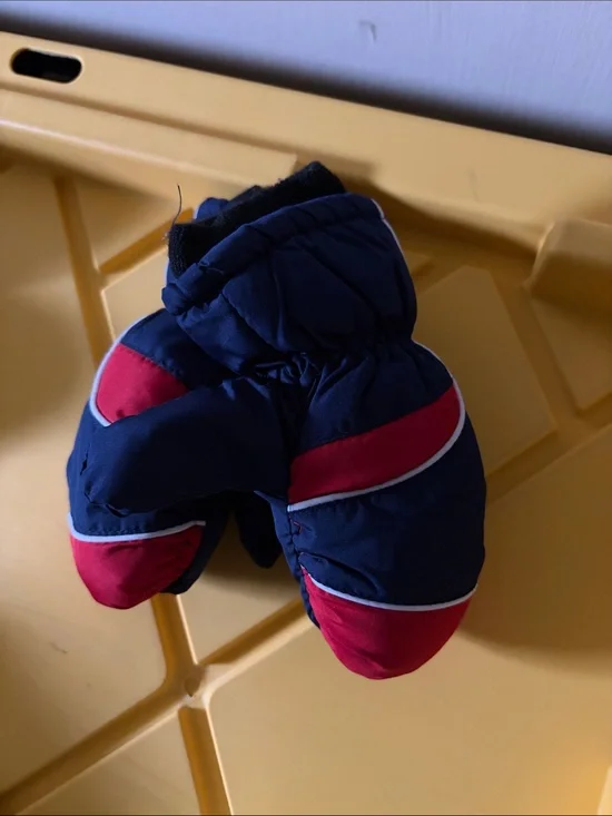 Kids Winter Mittens - Navy and Red