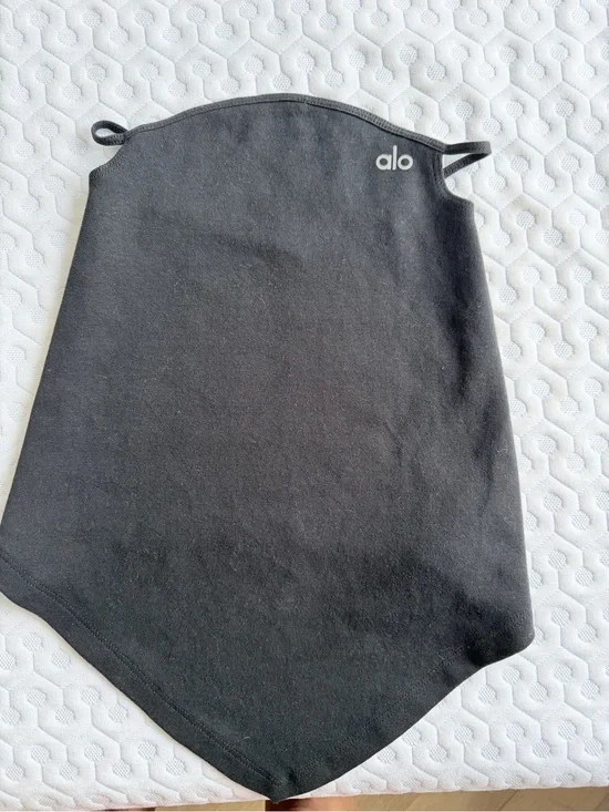 ALO Black Long Face Mask