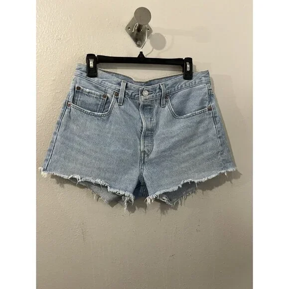 501 Levi’s Cut Off Denim Shorts Light Wash Size 30