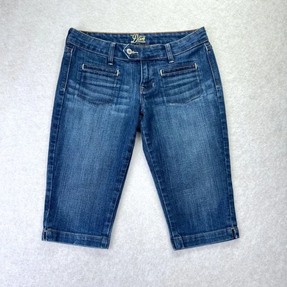 Y2K Low Rise Old Navy The Diva Bermuda Jean Shorts Womens 4 Blue Denim Jorts