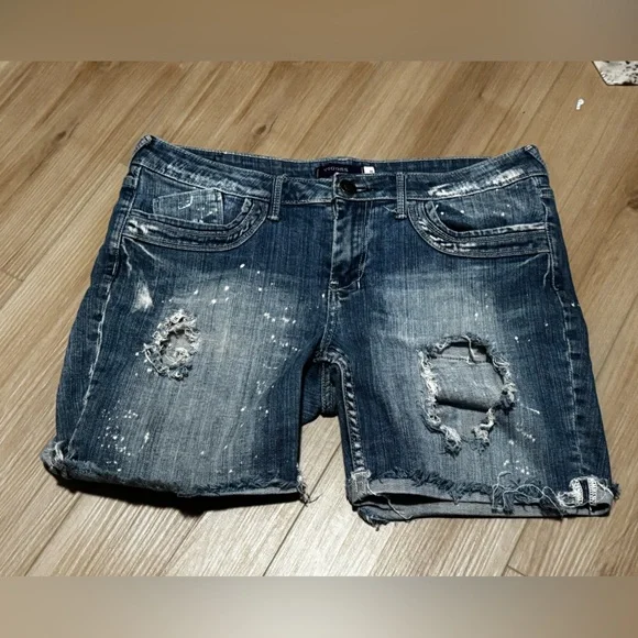 Vigoss Bermuda Distressed Denim Shorts | Size 11