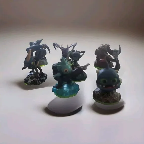 Skylanders‎ Spyros  Figurine Lot of 8 Bundle Green Bottom