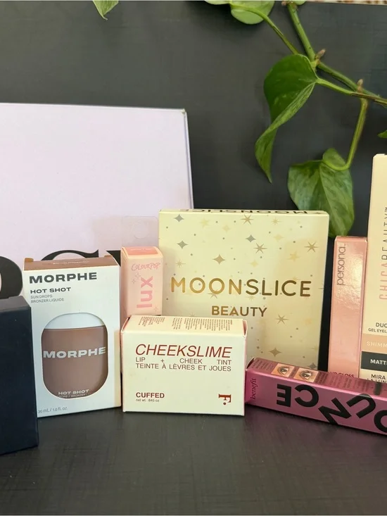 Ipsy 10 piece beauty box Morphe Benefit Persona Colourpop Fab Fit Fun