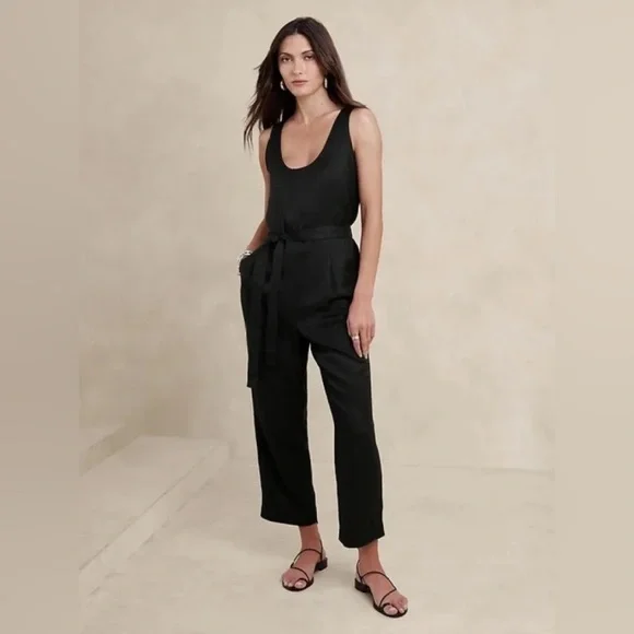 NEW! Banana Republic Black Viscose-Linen Jumpsuit - Size Medium 🍄‍🟫