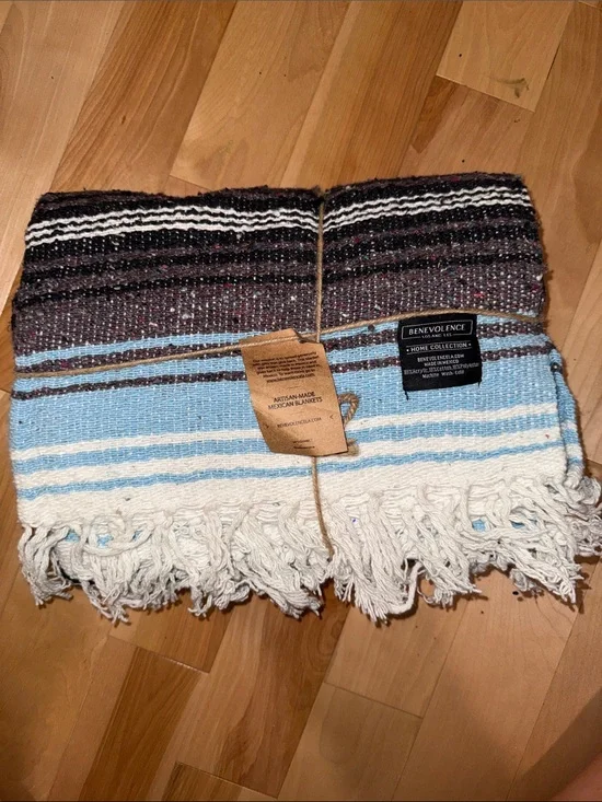 Benevolence Home Collection Blue & White Mexican Throw Blanket NWT