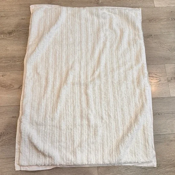 Pottery Barn Kids Plush Throw Baby Blanket Cream Textured Baby‎ Velour Back