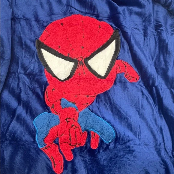 Spider-Man cozy three-dimensional Sherpa blanket throw 50” x 60” NWT