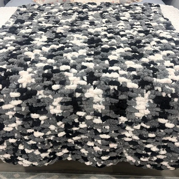 Cozy Black and White Chunky Hand Knit Blanket Hey Raiders Fans!!! 55x45