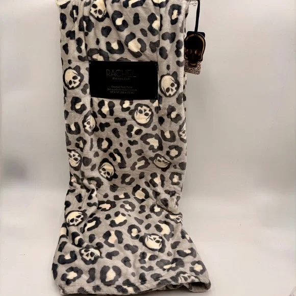 Rachel Roy Oversized Plush Throw Blanket Leopard Skull Grey Halloween NEW
