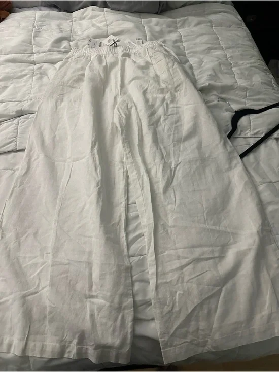 ZaraLightweight White Wide-Leg Linen Pants