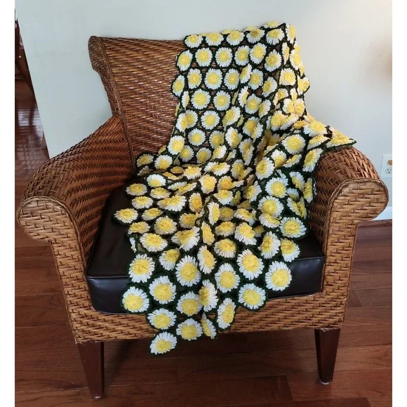 Vintage 70s crazy daisy handmade throw blanket spring colors afghan yellow flora